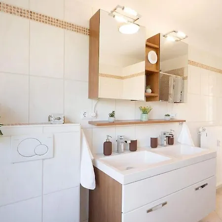 Apartment Captains Quarters 2 In